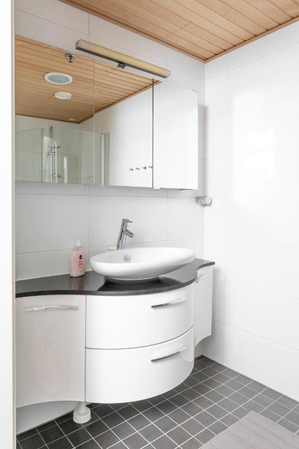2Ndhomes Cozy 1Br Apartment With Balcony By The Central Station Helsinki Buitenkant foto
